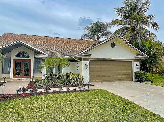 Image of 2160 Pine Woods Cir