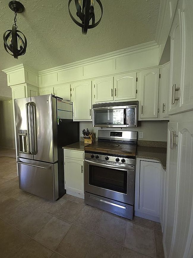 Image of 295 S Division St