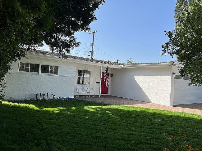 Additional photo 3 of property located at 2560 W Greenacre Ave