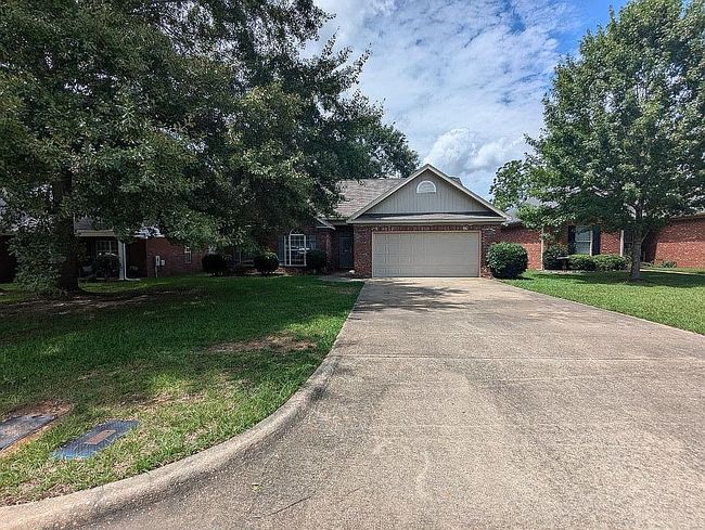 Photo of 701 Frankfort Dr, Dothan, AL