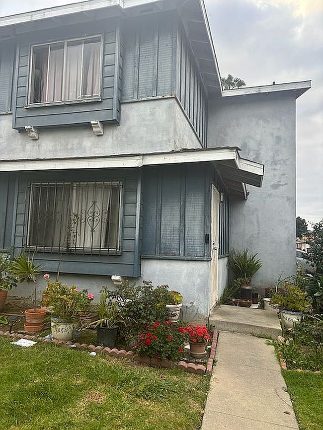 Photo of 52 Paradise Valley N, Carson, CA