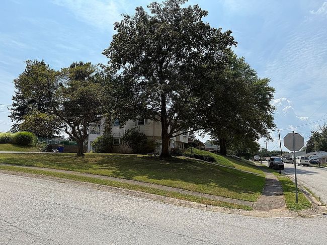 Photo of 2400 Ramblewood Rd, York, PA