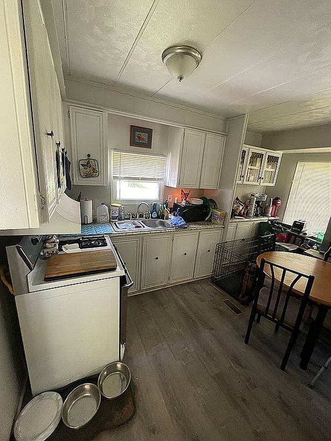 Image of 3 Woodview Ct