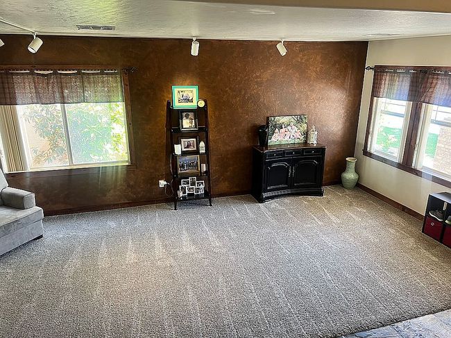 Image of 2823 S Canfield
