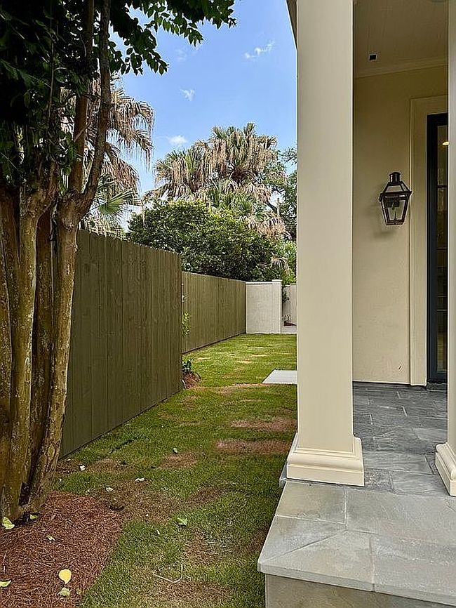 Image of 209 Avenue E