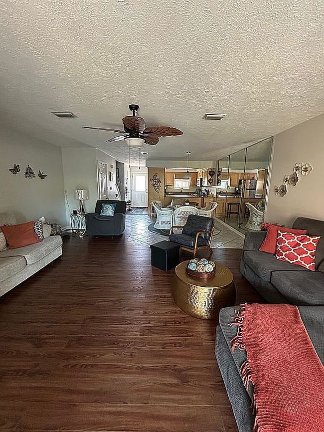 Image of 210 Grand Island Blvd