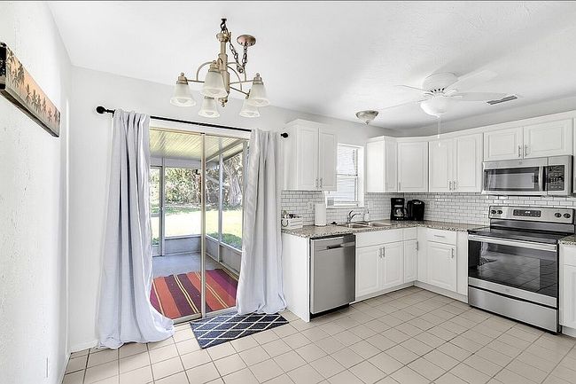 Preview of property located at 2123 Phillippi St