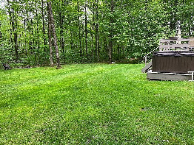 Photo of 6 Bishop Ct, Queensbury, NY