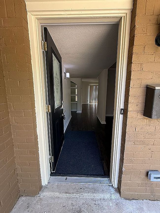 Image of 918 Sleepy Hollow Dr