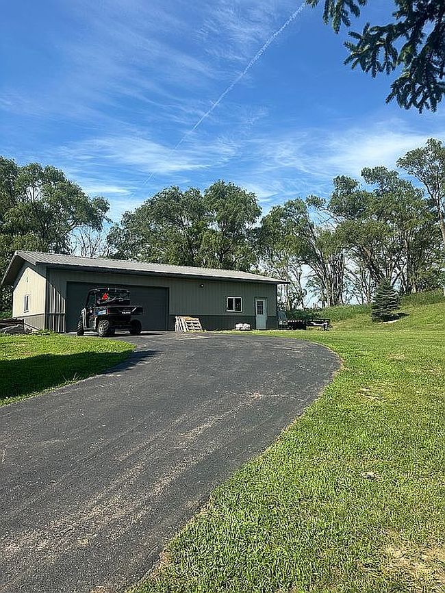Photo of 1176 Barker Ave, Sioux City, IA