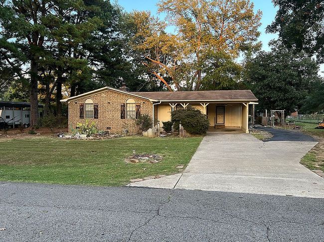 Photo of 105 Campbell Dr