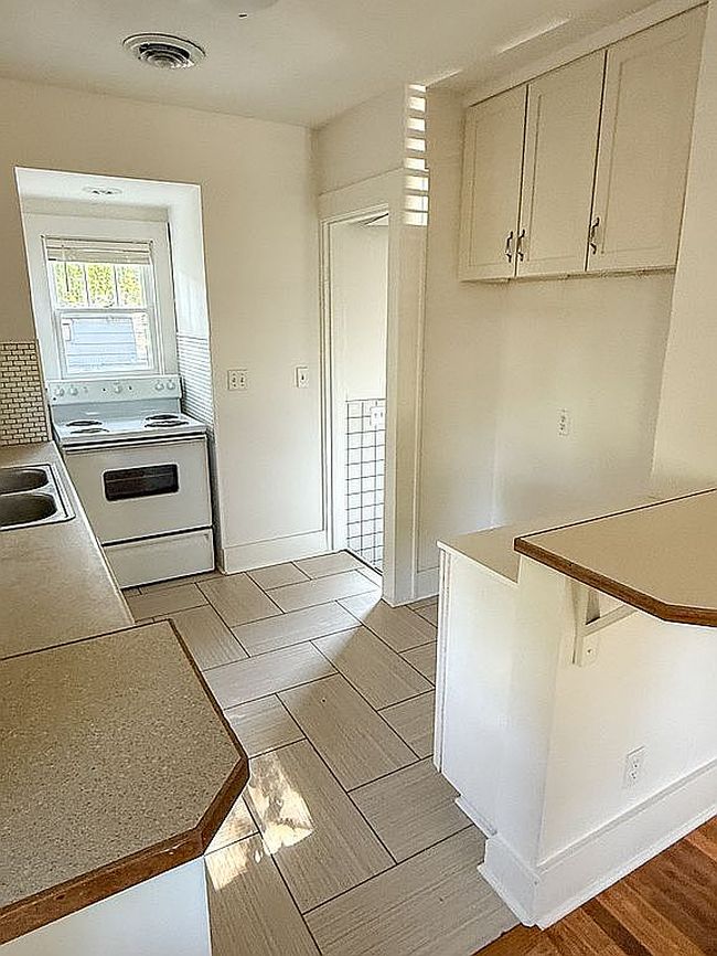 Photo of 440 N Riddle Ave, Colby, KS