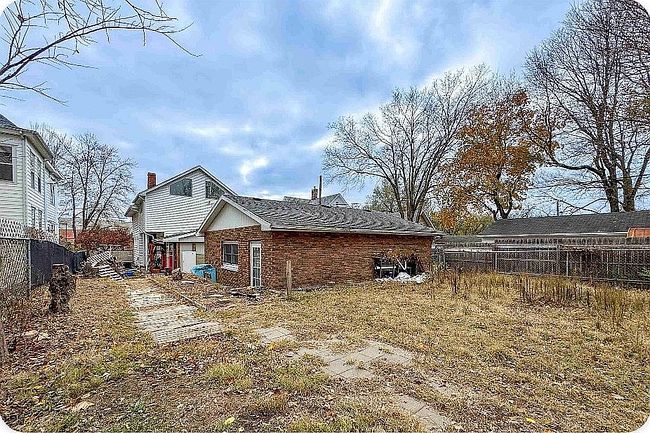 Photo of 803 W Armstrong Ave, Peoria, IL
