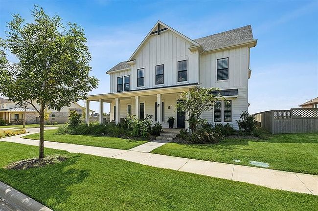 Photo of 408 N Pecan Pkwy