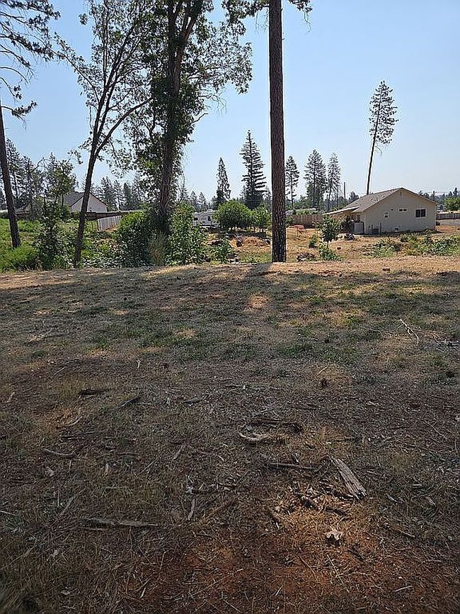 Photo of 1011 Pleasant Ln, Paradise, CA
