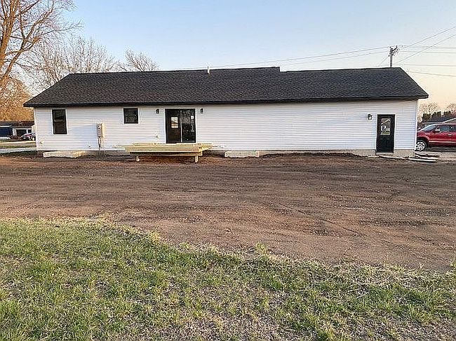 Photo of 501 E Dubuque St, Quasqueton, IA