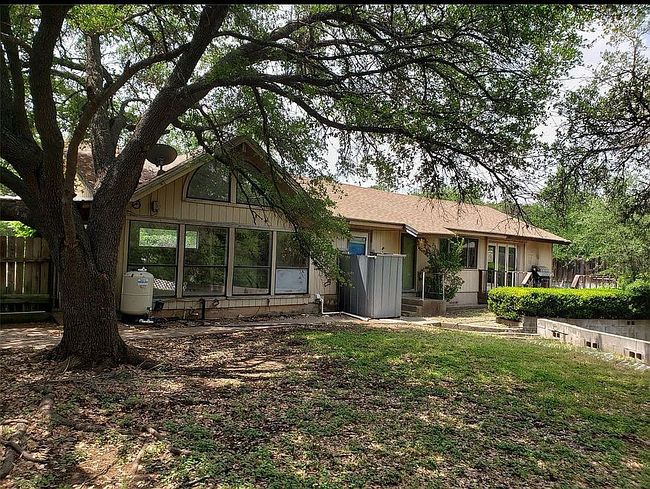 Photo of 20100 Siesta Shores Dr, Spicewood, TX