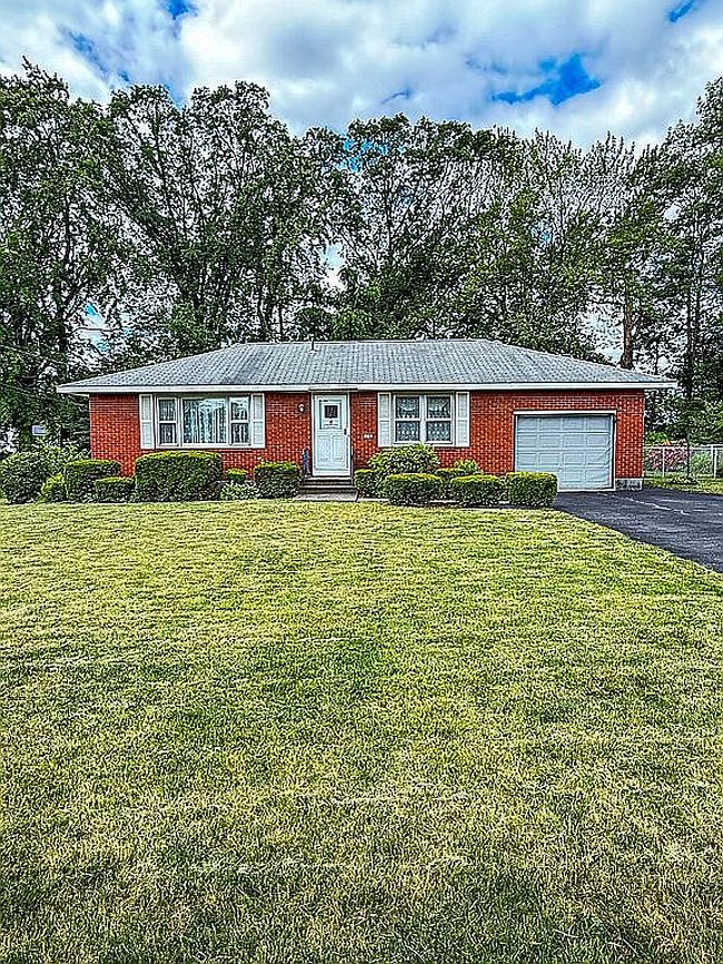 Photo of 14 Pinewood Pl, Albany, NY