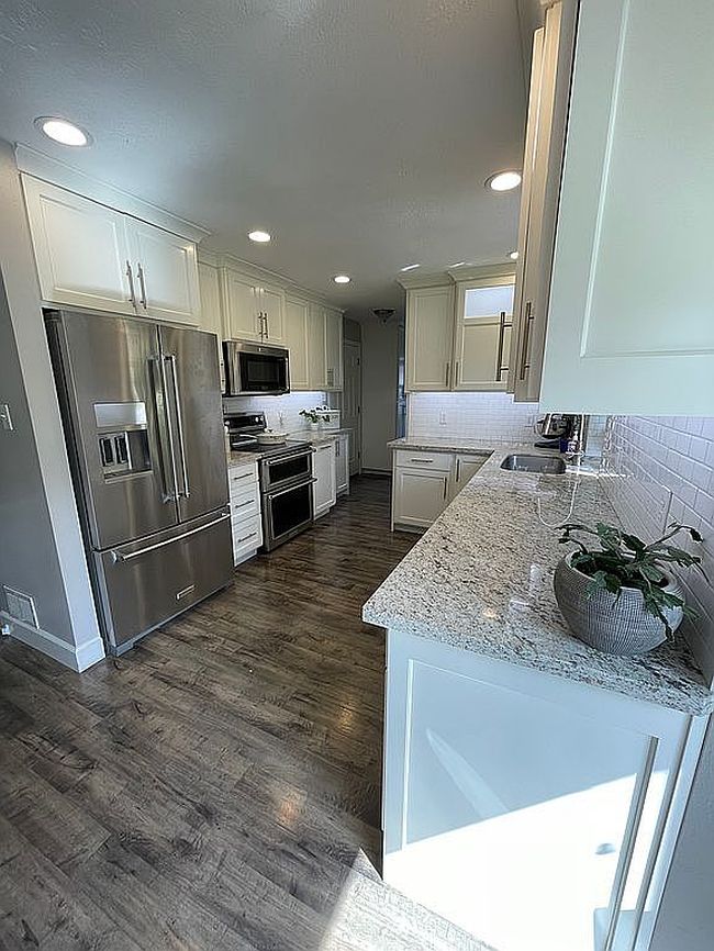 Photo of 495 Valley View Dr, Pleasant Grove, UT