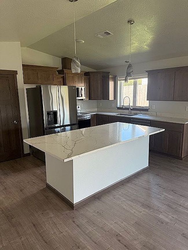 Additional photo 2 of property located at 96408 Oceanside Dr E