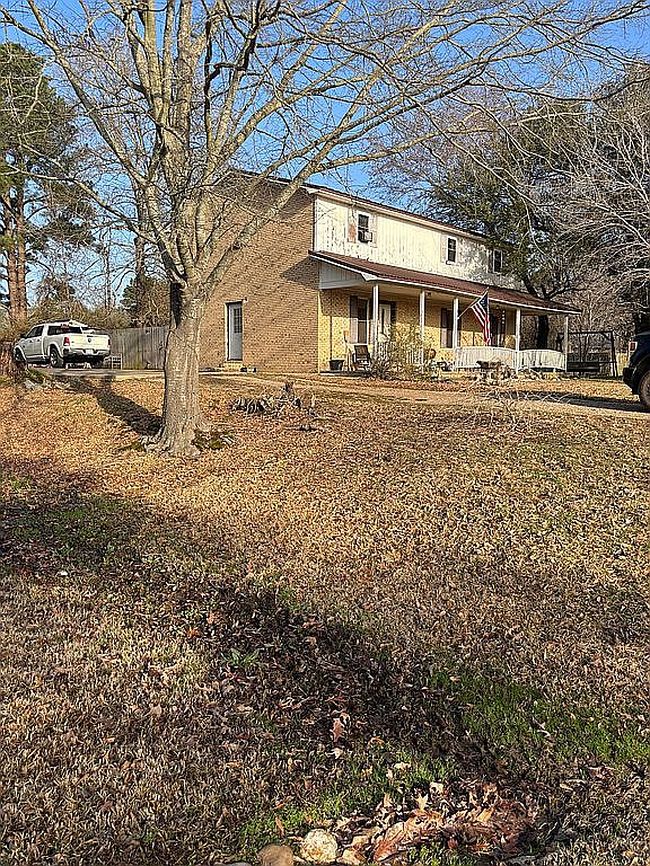 Image of 211 Red River Rd N