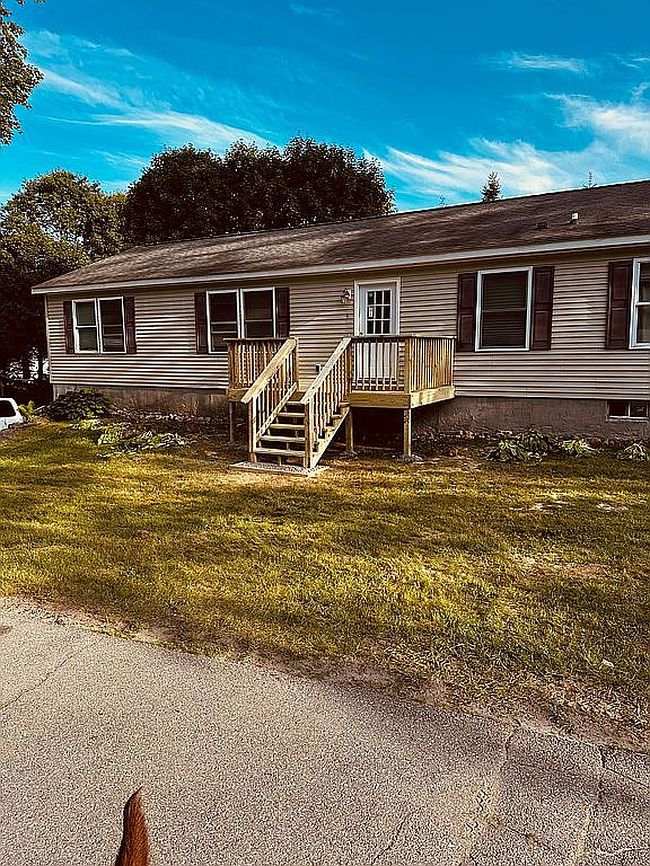 Photo of 9 Oliver St, Schroon Lake, NY