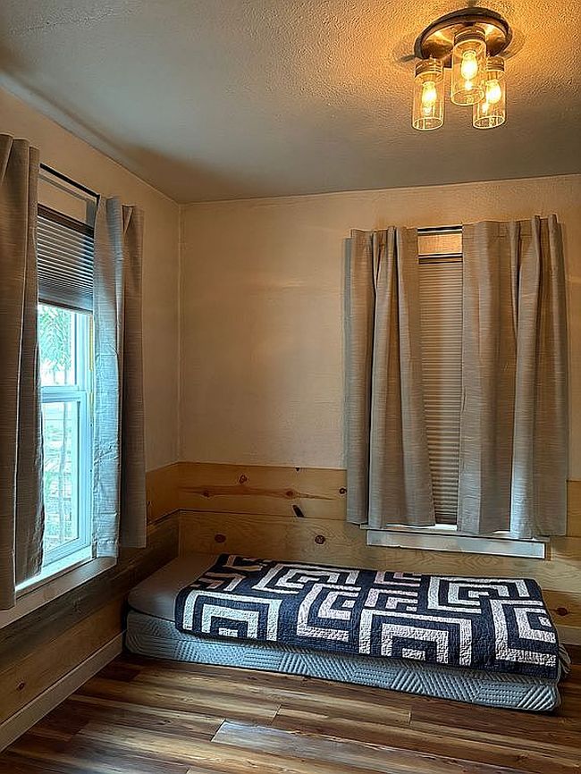 Photo of 722 S Washington Ave, Emmett, ID