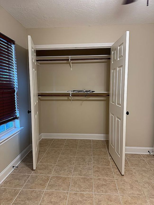 Additional photo 2 of property located at 717 University Dr