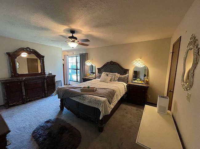 Image of 403 Piney Oak Dr