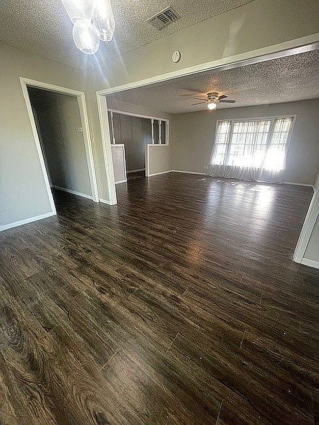 Image of 1213 Avenue B