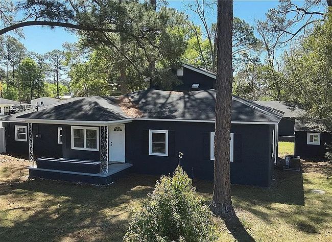 Photo of 601 Community Dr, Waycross, GA