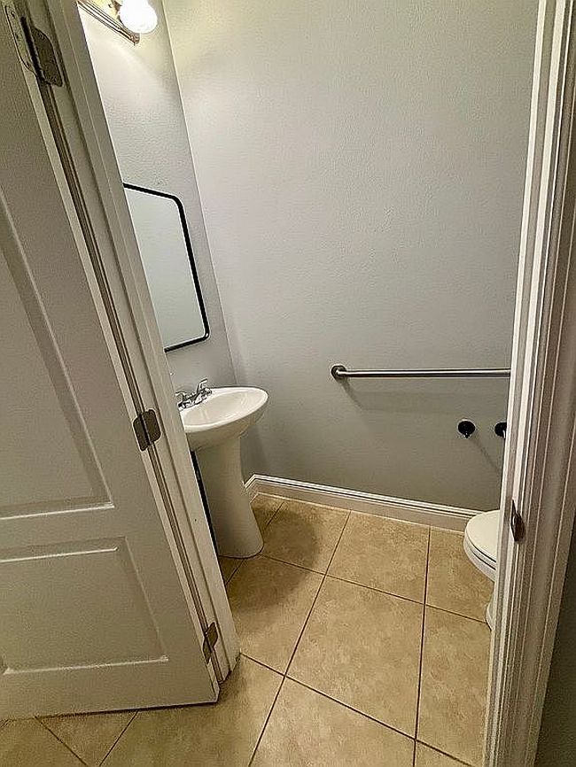 Additional photo 2 of property located at 3725 Aria Dr