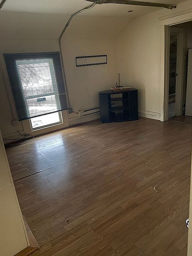Photo of 807 E Washington Ave, Jackson, MI
