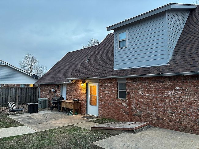 Image of 802 Crestview Dr