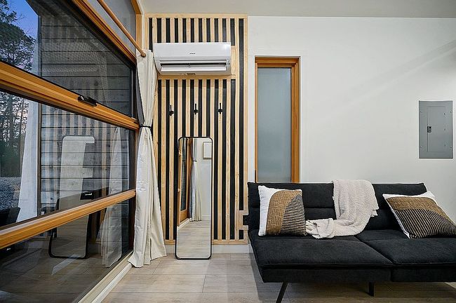 Additional photo 3 of property located at 26 Kissingfish Ct