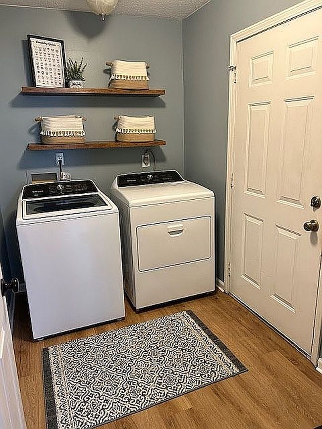 Image of 212 Capital Ln