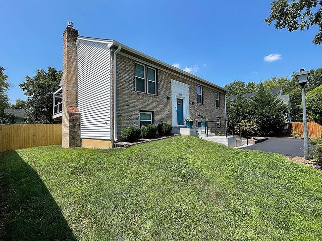 Photo of 8518 Riverside Rd, Alexandria, VA