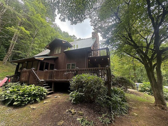 Photo of 652 Shepherds Creek Rd, Robbinsville, NC