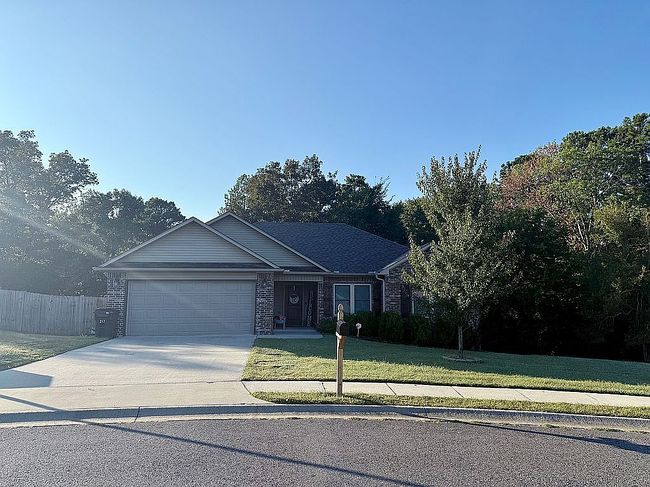Photo of 217 Cambridge Dr