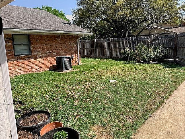 Image of 3262 Camelot Dr