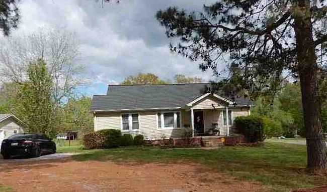 Photo of 1041 S Main St, Calvert City, KY
