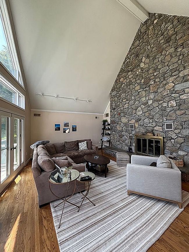 Image of 6 Whippoorwill Lake Rd