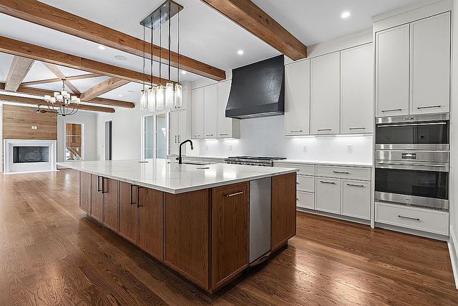 Additional photo 2 of property located at 521 Mansion Dr