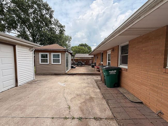 Photo of 1809 Pearl Dr, West Des Moines, IA