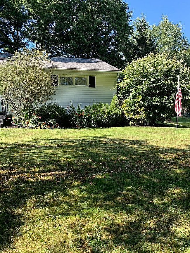 Photo of 598 Maxwell Dr, Titusville, PA