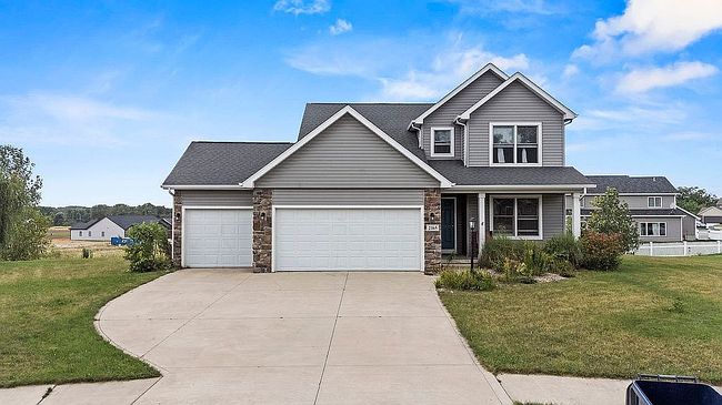 Photo of 2165 Lindenwood Ave, Warsaw, IN