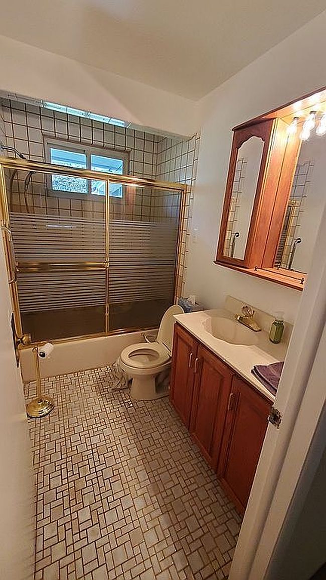 Photo of 36607 Suffolk St, Clinton Township, MI
