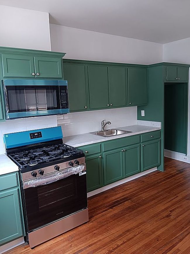 Additional photo 2 of property located at 6555 Windsor St