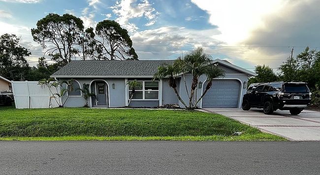 Photo of 440 Cypress Rd, Venice, FL