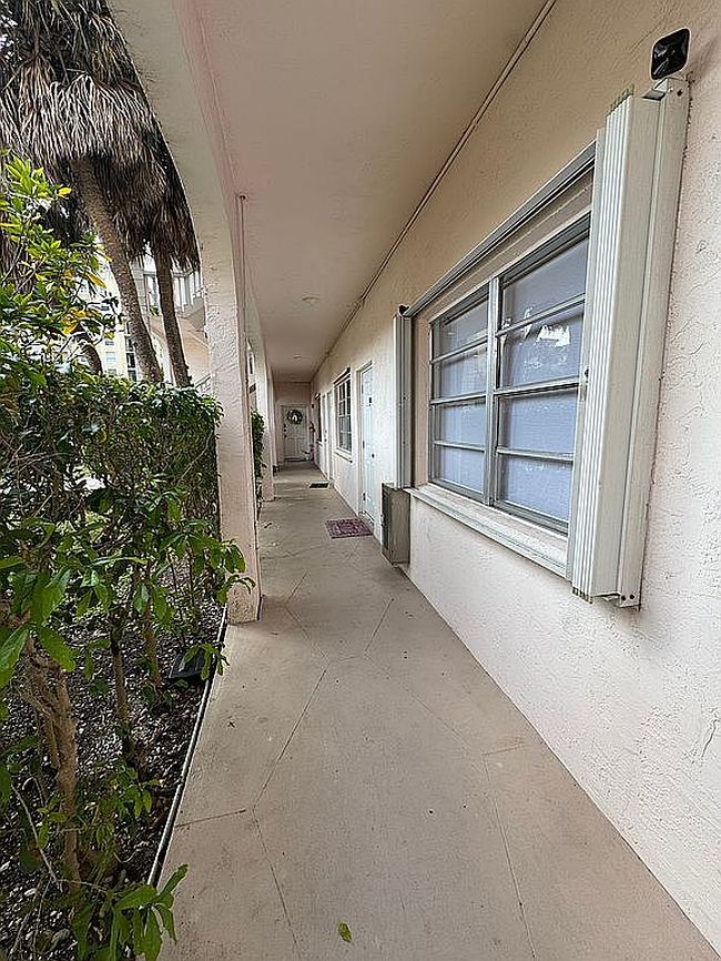 Image of 601 Se 5th Ct Apt 103